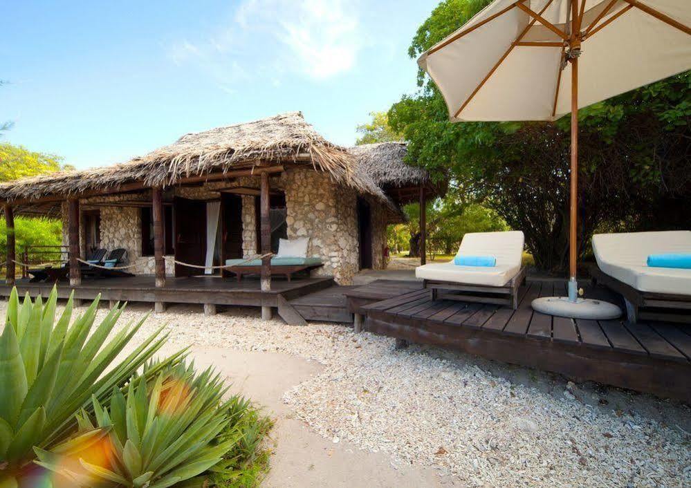 Azura Quilalea Island Hotel ภายนอก รูปภาพ