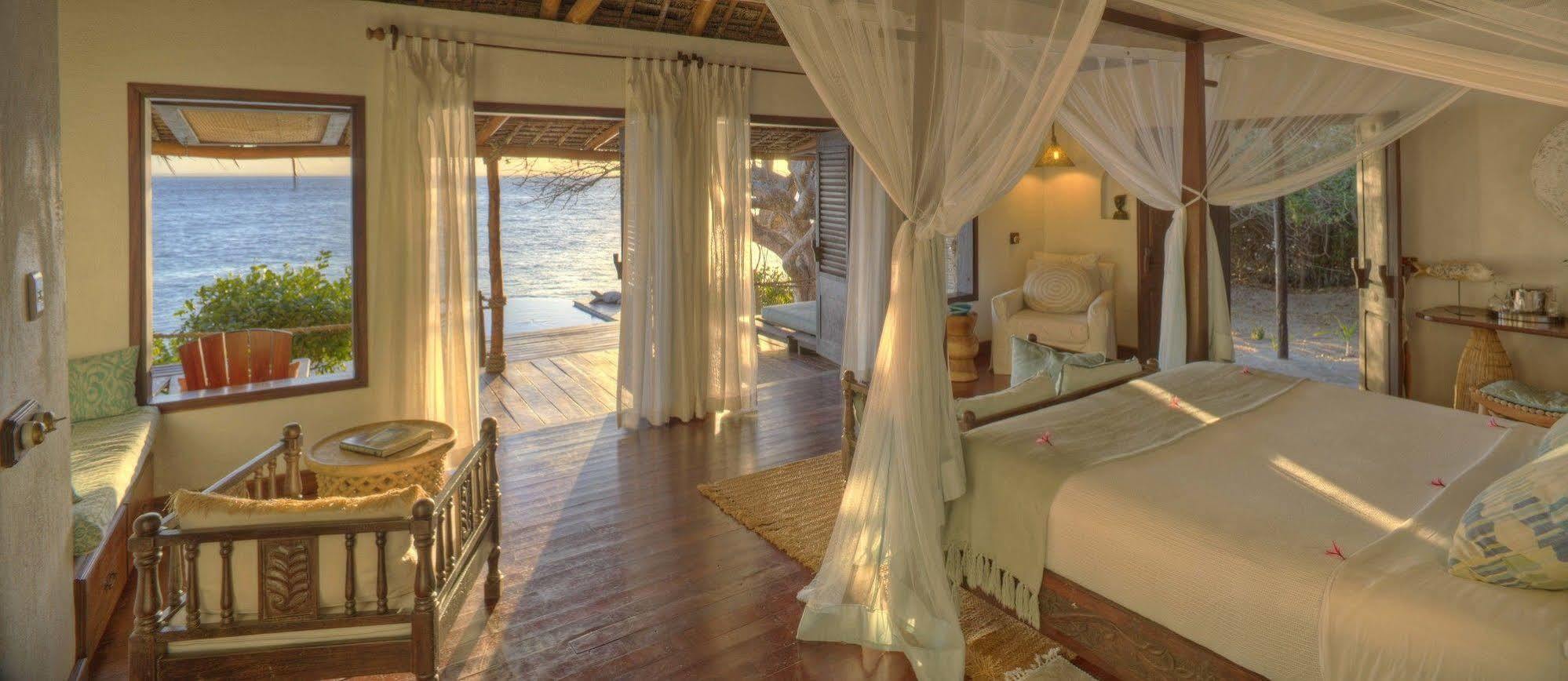 Azura Quilalea Island Hotel ภายนอก รูปภาพ