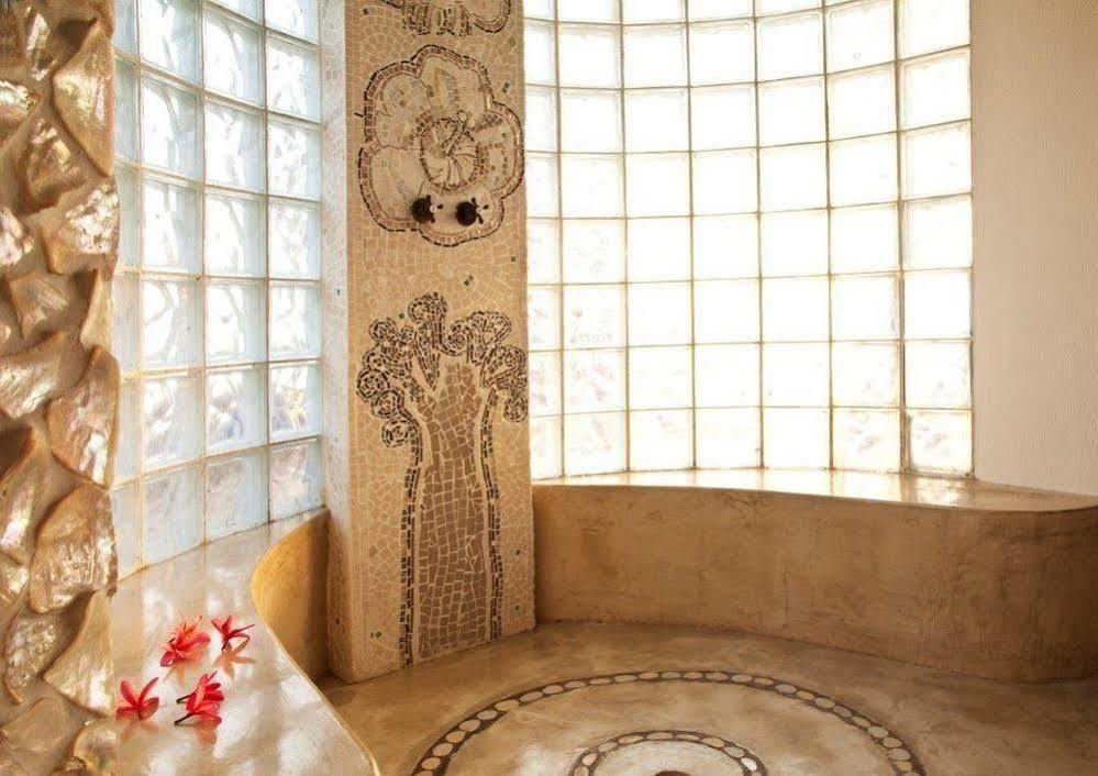 Azura Quilalea Island Hotel ภายนอก รูปภาพ