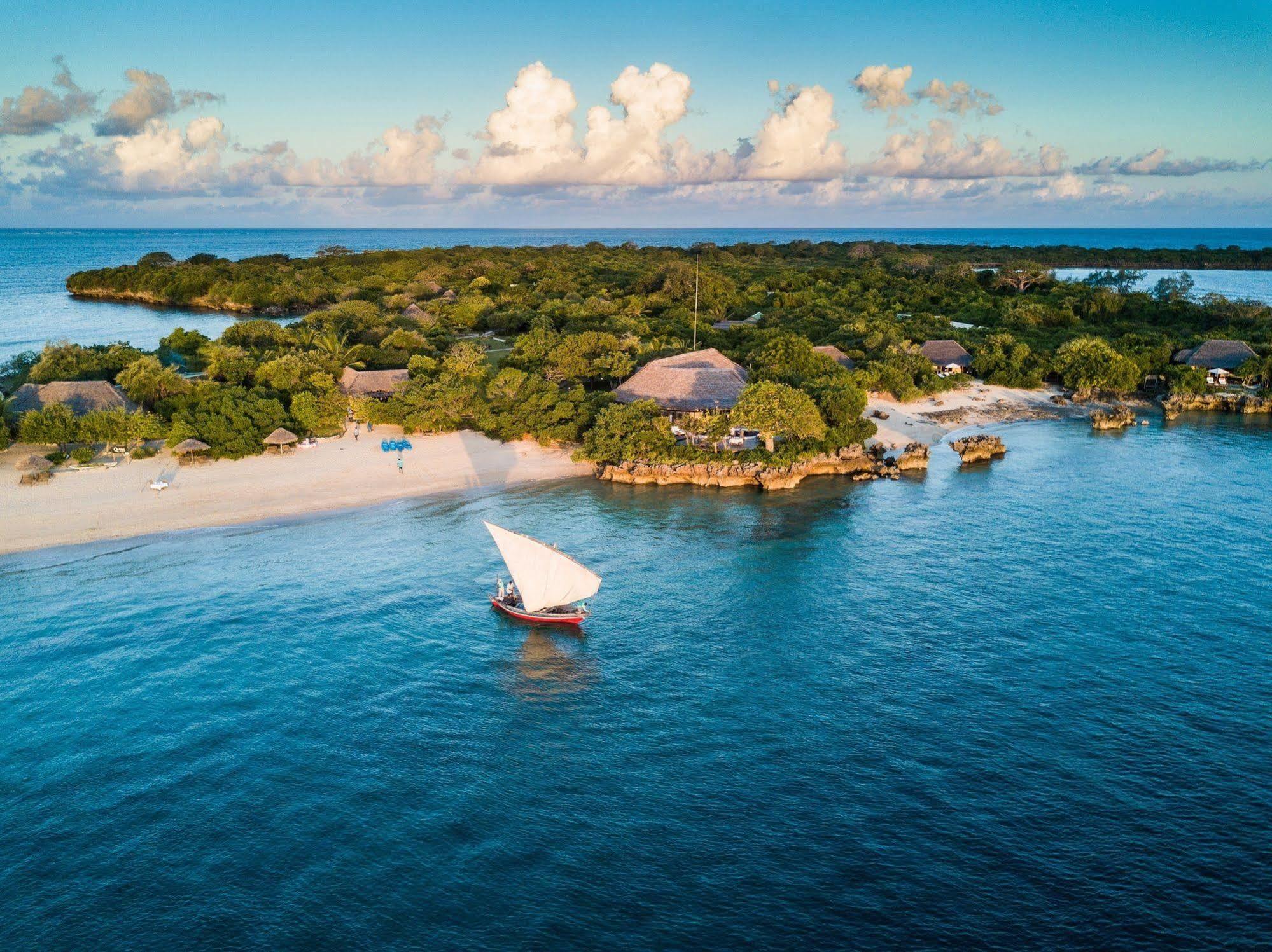 Azura Quilalea Island Hotel ภายนอก รูปภาพ
