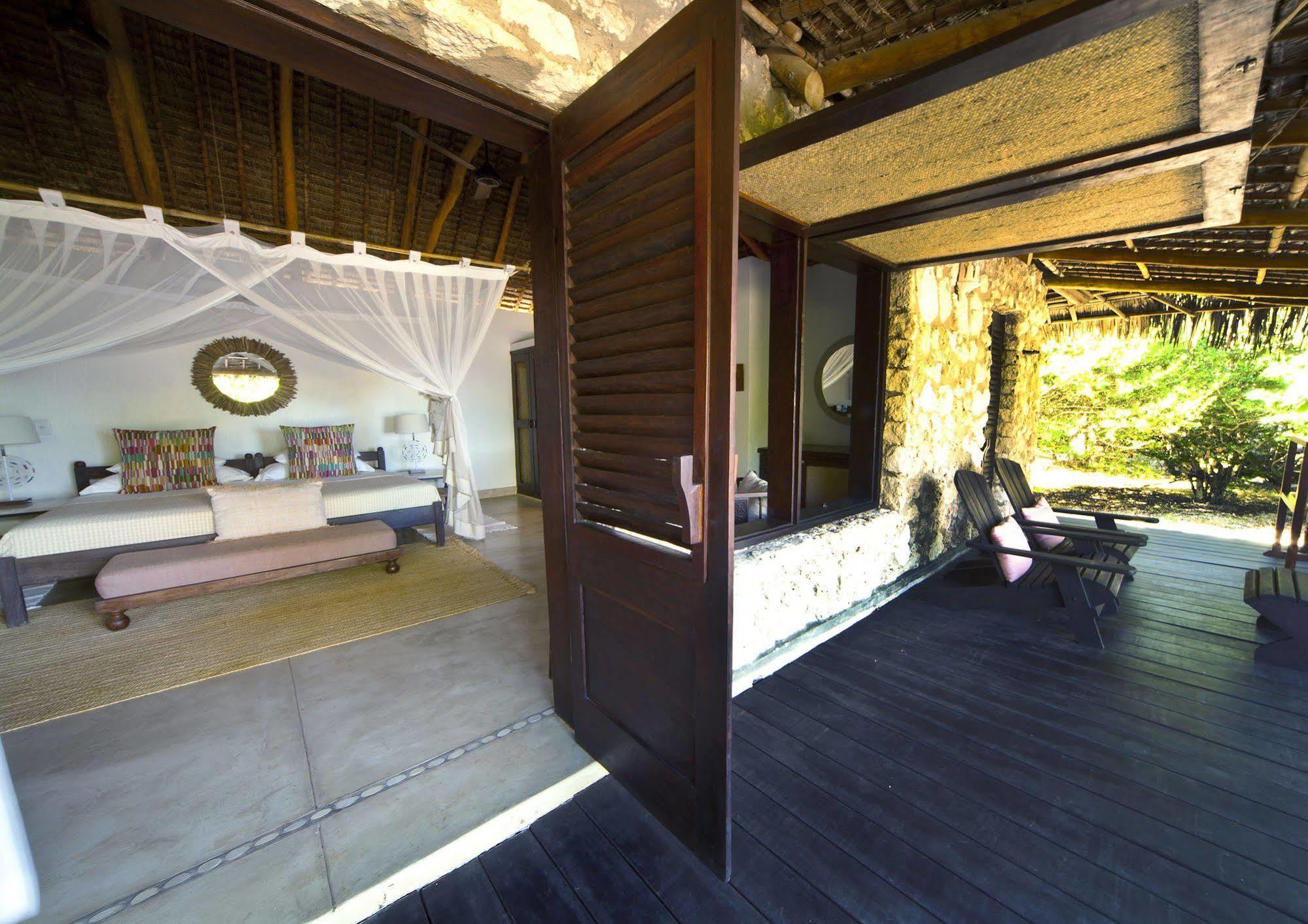 Azura Quilalea Island Hotel ภายนอก รูปภาพ