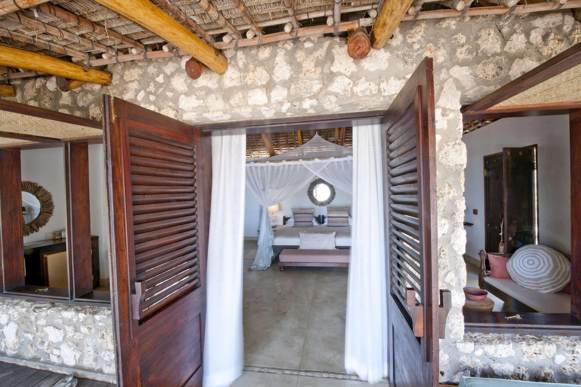 Azura Quilalea Island Hotel ภายนอก รูปภาพ