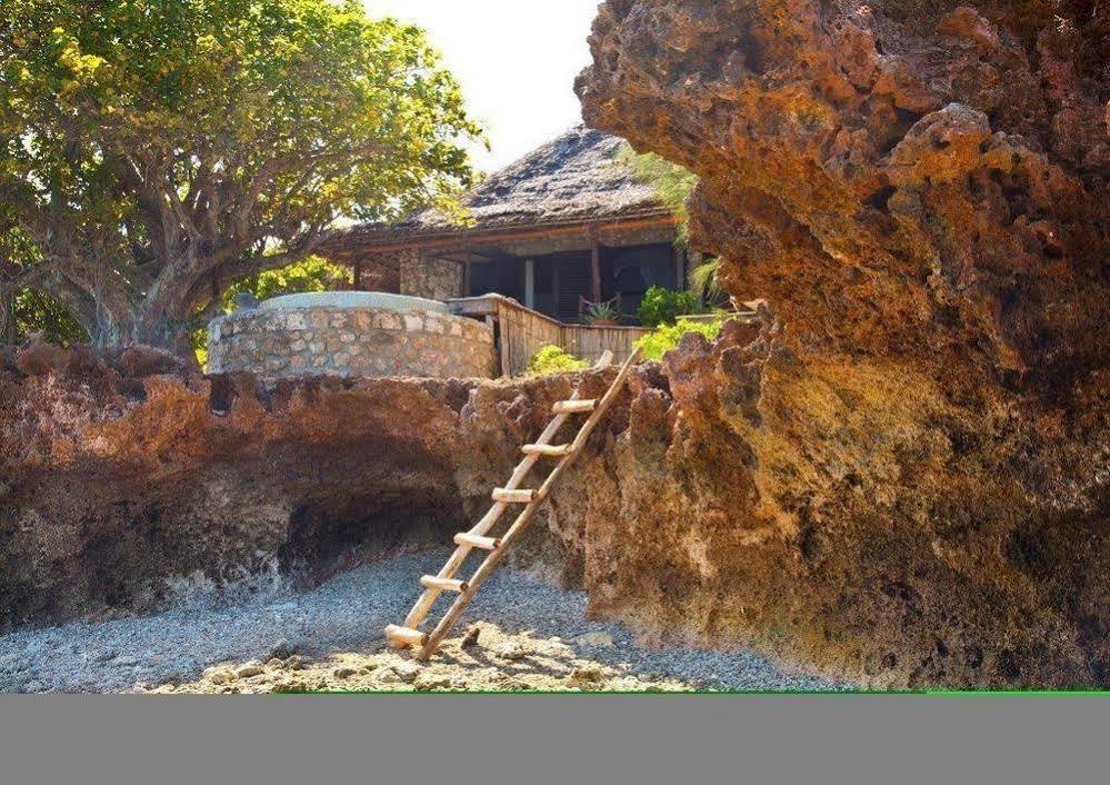 Azura Quilalea Island Hotel ภายนอก รูปภาพ